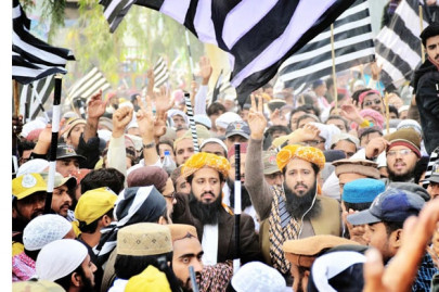 traffic blocked jui f demands referral of khalid mehmood soomro s murder case to military court traffic blocked jui f demands referral of khalid mehmood soomro s murder case to military court