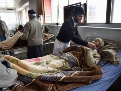 quake rattles northern pakistan two dead