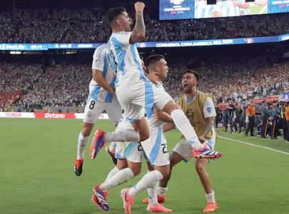 lautaro leads argentina into copa quarters