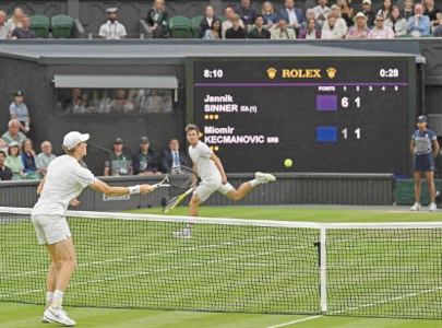 djokovic eyes sweet 16