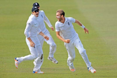 england stand tall on broad shoulders but elgar defiant england stand tall on broad shoulders but elgar defiant