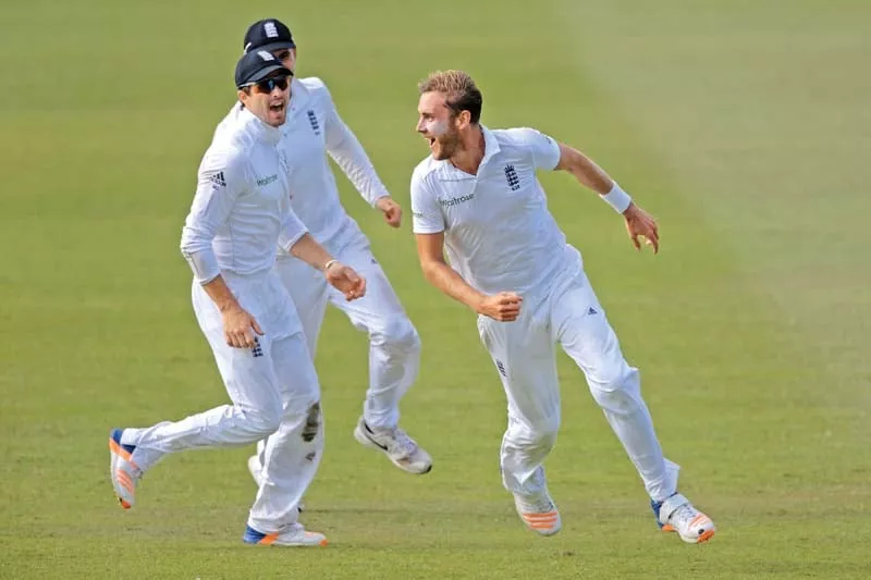 broad claimed three of the four south african wickets to fall on day two consistently asking questions of the host batsmen in james anderson s absence photo afp broad claimed three of the four south african wickets to fall on day two consistently asking questions of the host batsmen in james anderson s absence photo afp