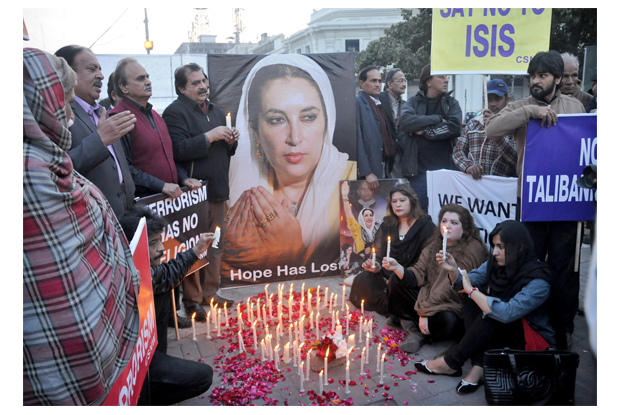 participants at vigil pay tribute to the slain ppp leader photo express