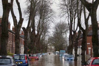 britain sends in more troops as historic city floods britain sends in more troops as historic city floods