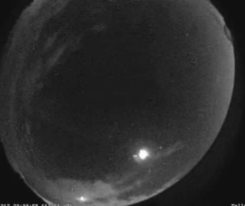 nasa footage shows huge meteor racing towards earth nasa footage shows huge meteor racing towards earth