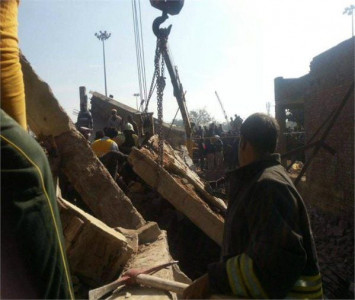 six dead after india liquor shop collapses