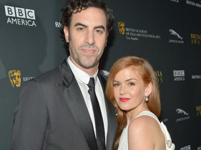 sacha baron cohen and isla fisher donate 1m for syrian refugees sacha baron cohen and isla fisher donate 1m for syrian refugees