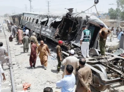 celebrities mourn terror on quetta tracks