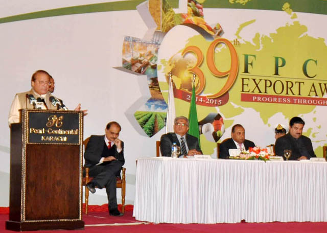 prime minister nawaz sharif aaddressing the 39th annual export awards distribution ceremony organised by the federation of pakistan chambers of commerce and industry photo pid