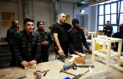 german states to spend around 17 billion euros on refugees in 2016