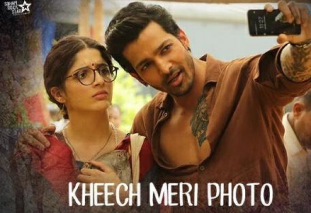 twitter is abuzz with people raving about the new song and some even comparing mawra to kajol from ddlj photo twitter twitter is abuzz with people raving about the new song and some even comparing mawra to kajol from ddlj photo twitter