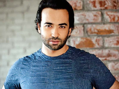 farhad humayun walks out of ho mann jahaan premiere farhad humayun walks out of ho mann jahaan premiere