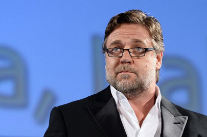 russell crowe blasts airline