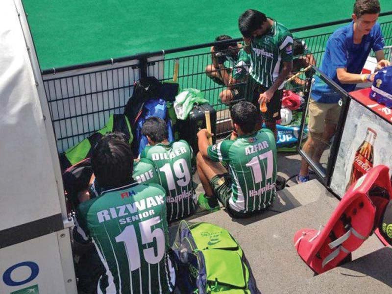 pakistan failed to qualify for the olympics as they lost the crossover match 1 0 for fifth sixth position against a 15th ranked irish team at the fih hockey world league semi finals in belgium photo file