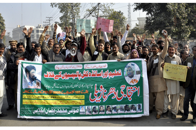 the protestors led by the punjab teachers union ptu said the government must stop privatisation of public schools photo express