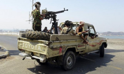 gunmen kill senior militia leader in yemen s aden residents