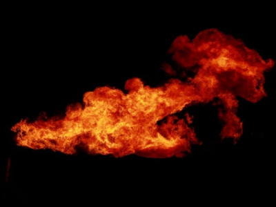 explosion from gas leak injures two in delhi colony