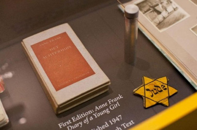 anne frank s diary goes online despite rights dispute
