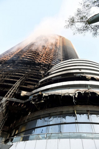 a view shows the damage at the exterior of address downtown dubai hotel and residential block which was hit by a blaze during new year celebrations in dubai january 1 2016 photo reuters a view shows the damage at the exterior of address downtown dubai hotel and residential block which was hit by a blaze during new year celebrations in dubai january 1 2016 photo reuters