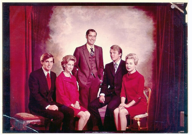 the trump siblings from left robert elizabeth freddy donald and maryanne in an undated photo freddy trump who died in 1981 was eight years older than donald photo nytimes donald trump campaign