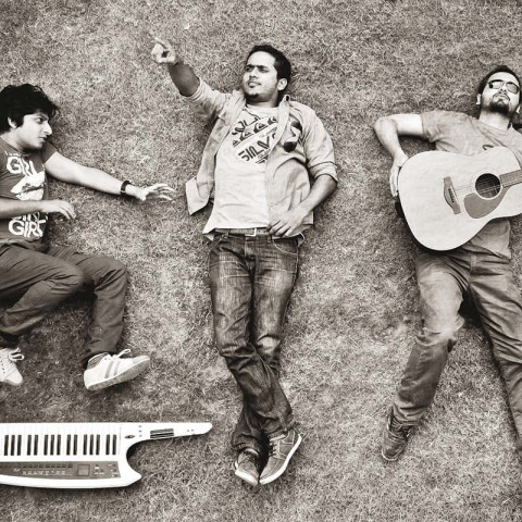 in their typical style they ve mixed 3 popular songs maroon 5 s moves like jagger get lucky by daft punk and bollywood track bang bang photo file in their typical style they ve mixed 3 popular songs maroon 5 s moves like jagger get lucky by daft punk and bollywood track bang bang photo file