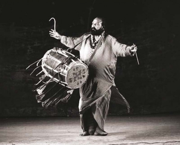 pappu former member of overload shares he has been doing his bit to popularise dhol playing by teaching it to people at the shrine photos publicity pappu former member of overload shares he has been doing his bit to popularise dhol playing by teaching it to people at the shrine photos publicity