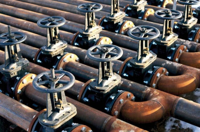 pakistan starts banking on natural gas lng imports