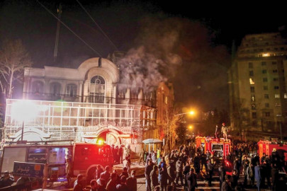 outrage over cleric s execution protesters storm saudi embassy in tehran outrage over cleric s execution protesters storm saudi embassy in tehran