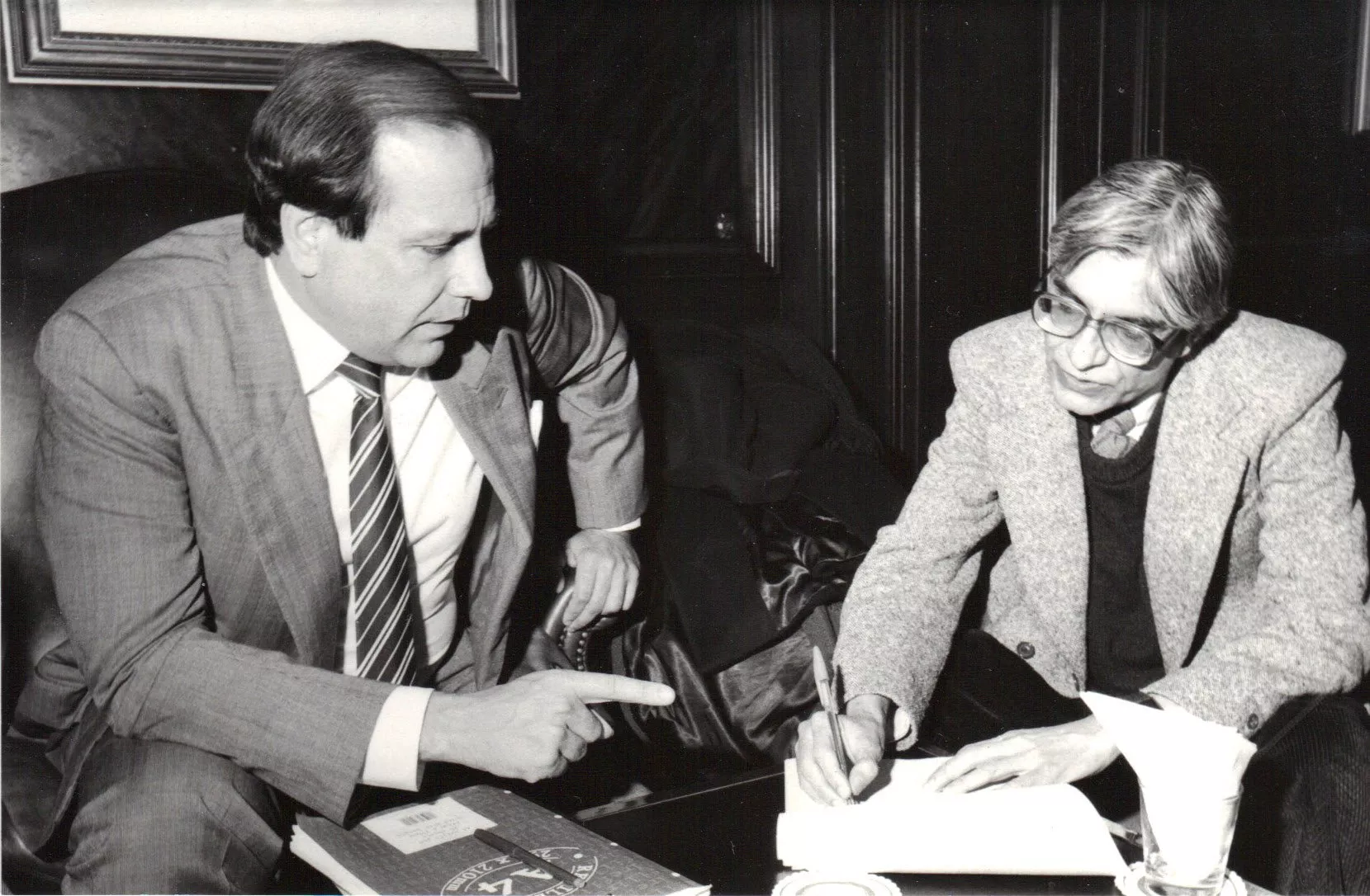 salmaan taseer in london c 1991 92 photo amin mughal salmaan taseer in london c 1991 92 photo amin mughal