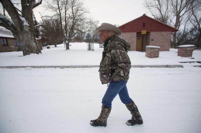 arizona cattle rancher lavoy finicum leads a tour through the malheur national wildlife refuge near burns oregon january 3 2016 photo reuters