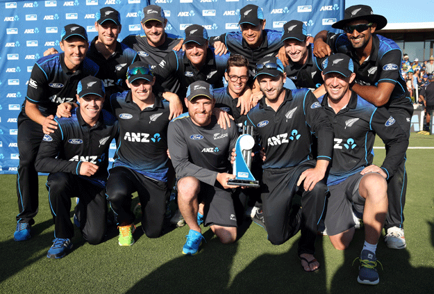 new zealand celebrate winning the series 3 1 after the fifth one day international cricket match between new zealand and sri lanka at the bay oval in mount maunganui on january 5 2016 photo afp