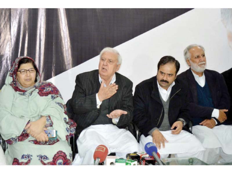 aftab sherpao addressing a press conference photo ppi