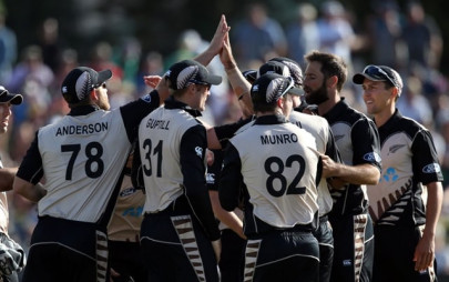 new zealand hangs on to beat sri lanka by three runs in t20