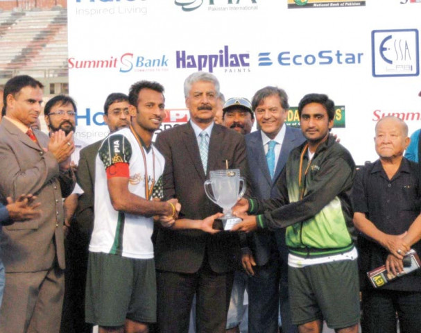 pia captain irfan left and vice captain rasool pose with the trophy after defeating wapda to bag their 29th national hockey championship title photo irfan ali express pia captain irfan left and vice captain rasool pose with the trophy after defeating wapda to bag their 29th national hockey championship title photo irfan ali express