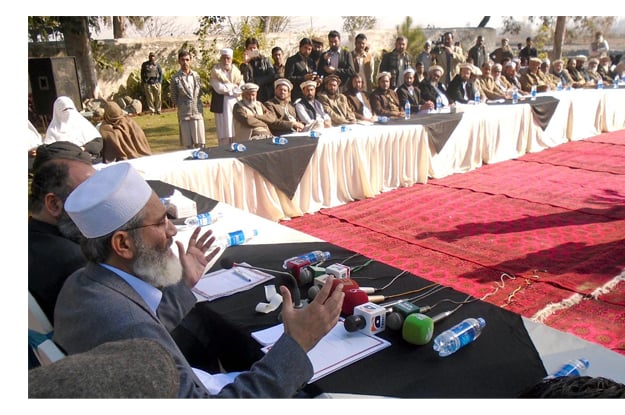 ji chief addressing the apc at fishing hut chakdara photo inp