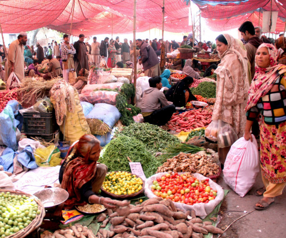no govt official seen at shadman chowk and wahdat sunday bazaars photo express no govt official seen at shadman chowk and wahdat sunday bazaars photo express