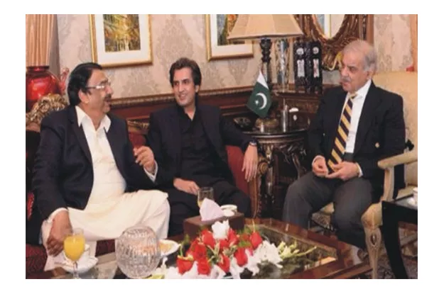 makhdoom ashfaq ahmad in a meeting with chief minister punjab photo express makhdoom ashfaq ahmad in a meeting with chief minister punjab photo express