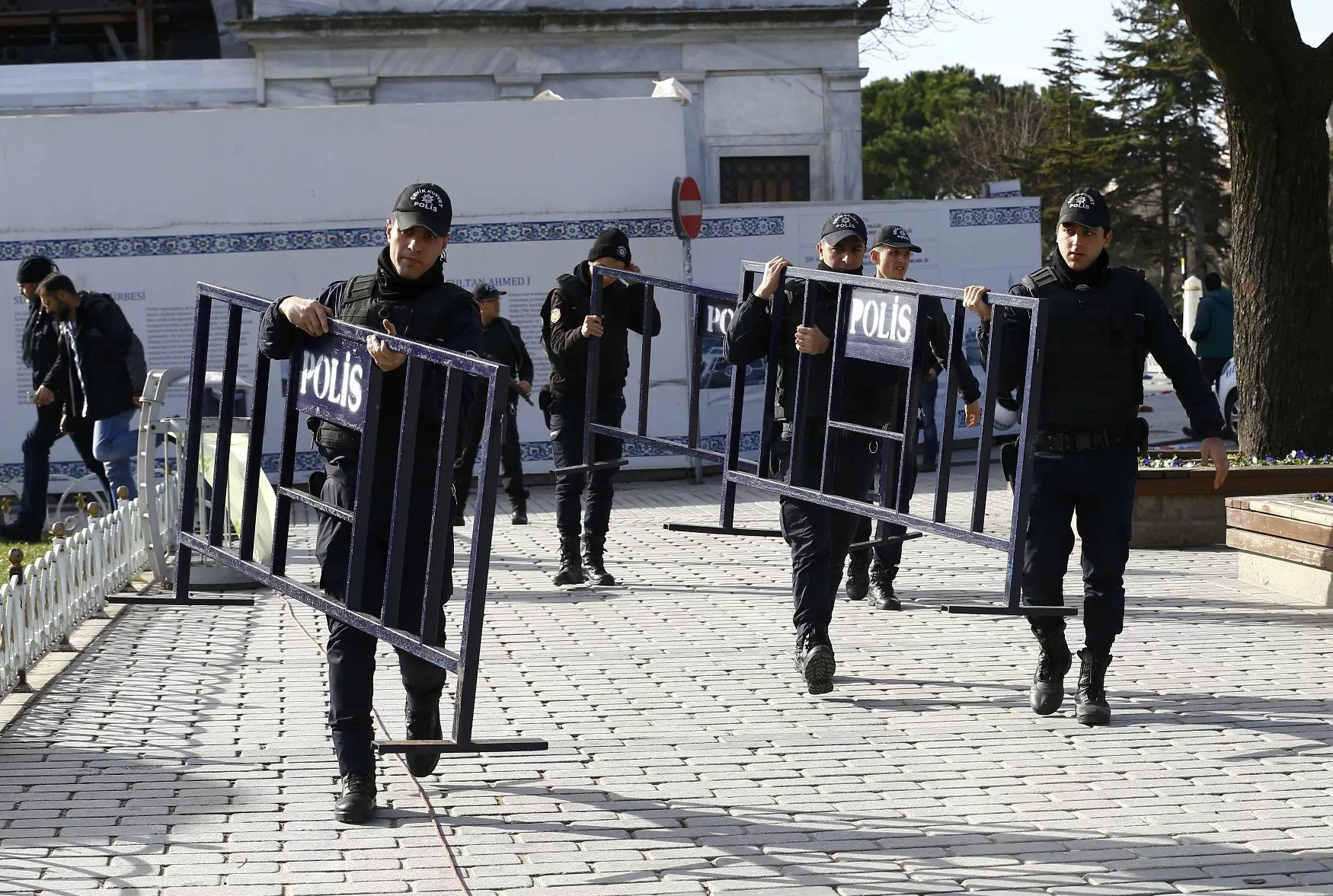 police secure the area after an explosion in central istanbul turkey january 12 2016 photo reuters police secure the area after an explosion in central istanbul turkey january 12 2016 photo reuters