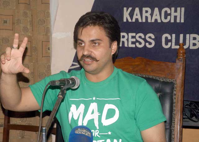 alamgir khan addressing a press conference photo irfan ali