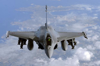 india in talks to boost rafale deal ahead of hollande visit  source india in talks to boost rafale deal ahead of hollande visit  source