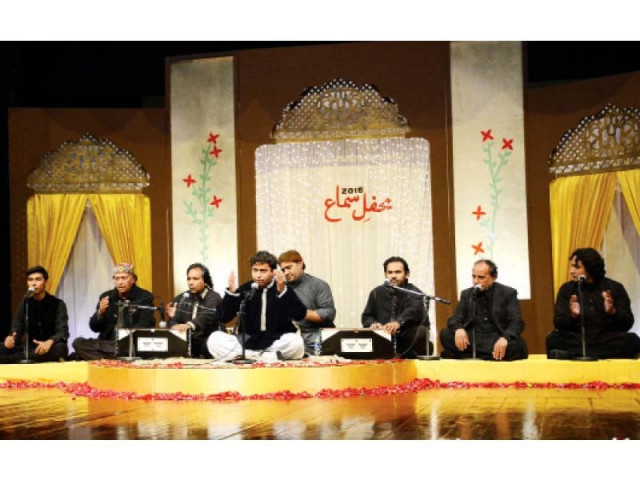 sher miandad and nadeem jamil along with their ensembles perform at the mehfil e sama photo huma choudhary express