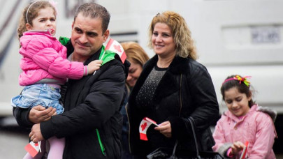 canada welcomes 10 000th syrian refugee
