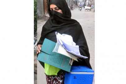 anti polio drive lawyer beats up polio workers