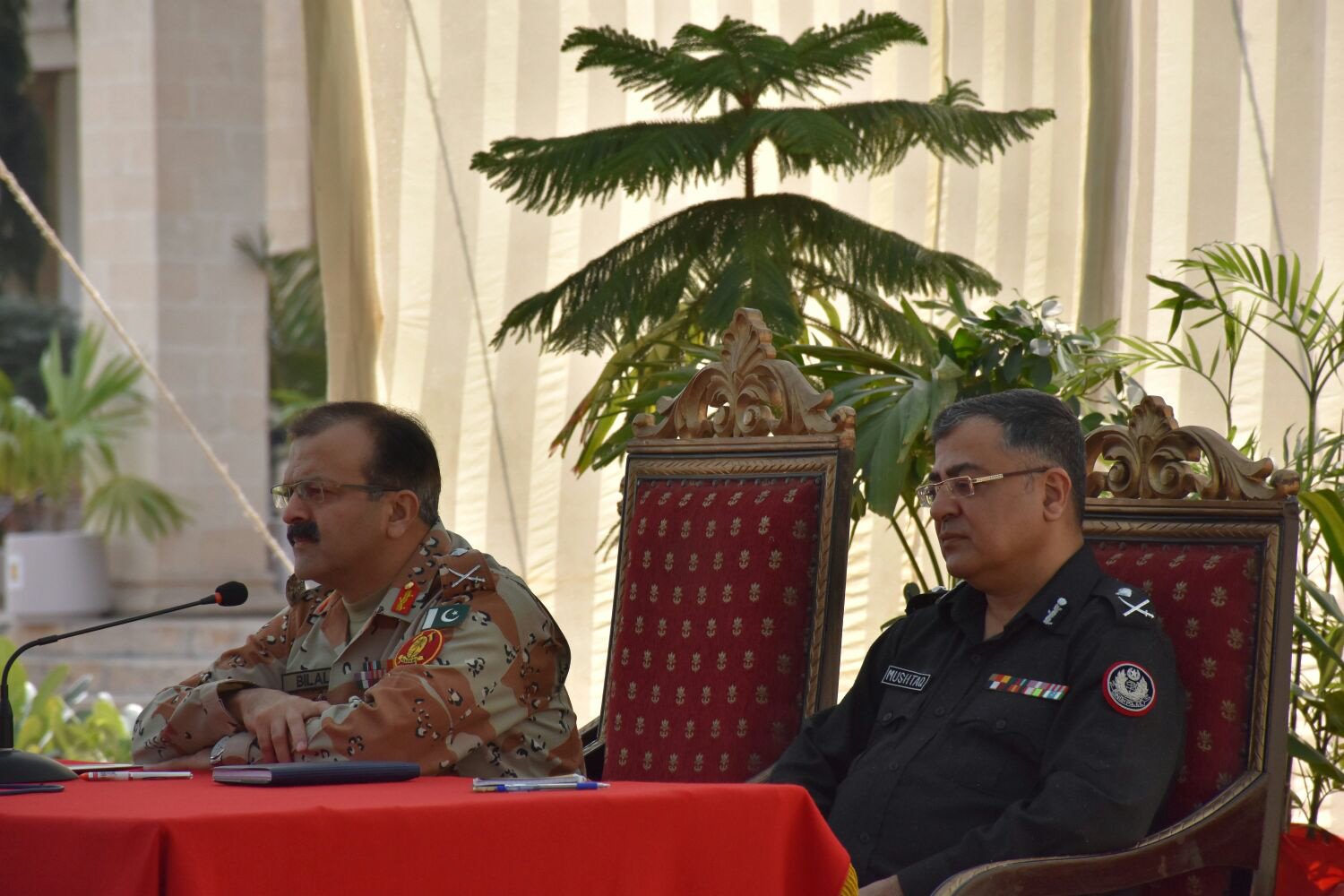 dg rangers bilal akbar with additional ig sindh police mushtaq mehar photo sajid rauf