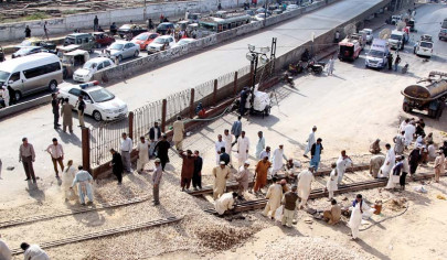 sunday continues to be a traffic nightmare