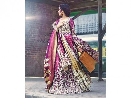the photoshoot for rahgeer collection features supermodel amna babar posing at a railway station photo abdullah haris
