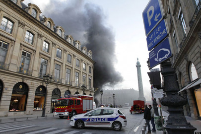 major fire at paris famed ritz hotel no casualties