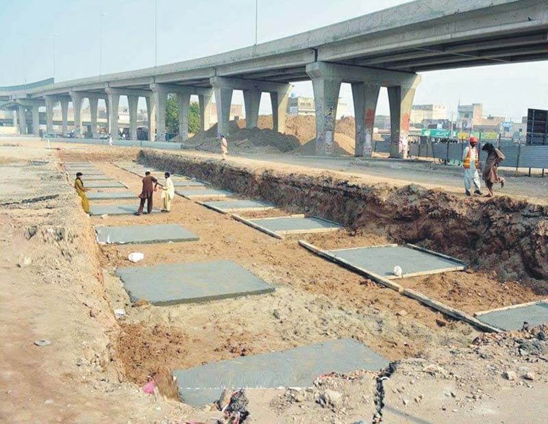 a view of the metro bus route in multan photo express