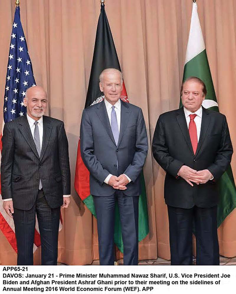 pm nawaz us vice president joe biden and aghan president ashraf ghani pose for a picture at the wef summit photo app