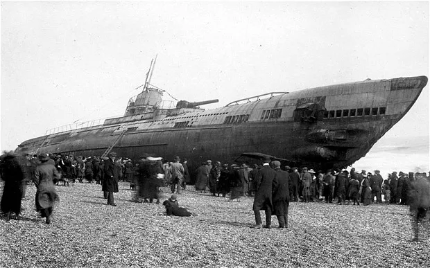 day trippers crowd around the german submarine u boat u118 washed up on the beach at hastings east sussex in 1919 photo telegraph day trippers crowd around the german submarine u boat u118 washed up on the beach at hastings east sussex in 1919 photo telegraph